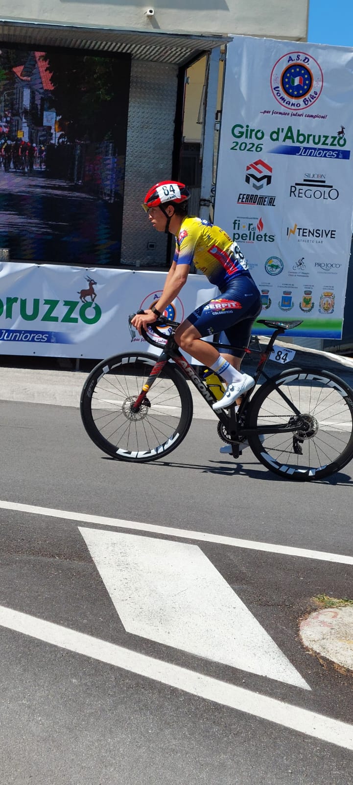 Corridore n.84 in azione